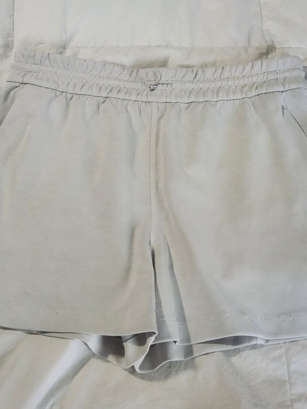 Lululemon Softstreme High-Rise Short 4" Size 12 Off White? FLAW